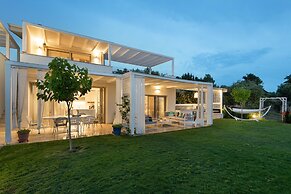 Akti Elia Villas