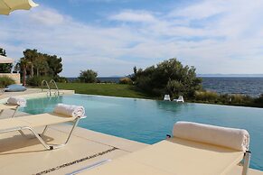 Akti Elia Villas