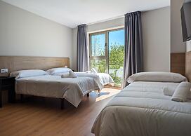 Villa de Arzua by gaiarooms