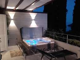 Villa King