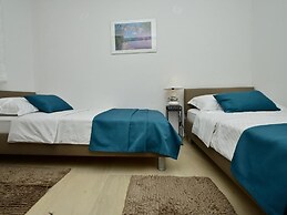 Villa King