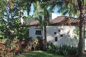 Casa Frangipani