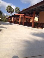 Palm Payom Village Resort