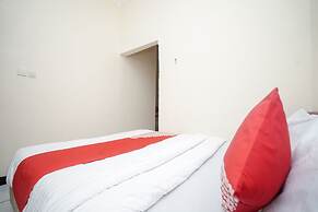 OYO 448 Hotel Central
