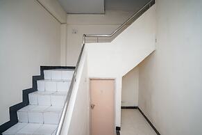 OYO 448 Hotel Central