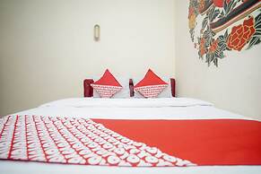 OYO 448 Hotel Central