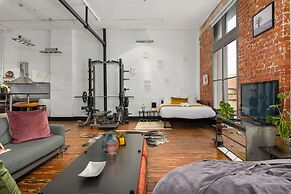 Wolroy House 206