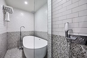 Hotel Intro