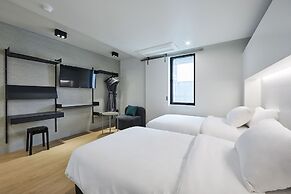 Hotel Intro