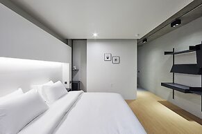 Hotel Intro