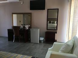 Shumba Lodge