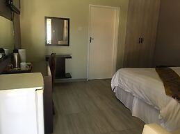 Shumba Lodge