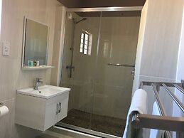 Shumba Lodge
