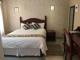 Shumba Lodge