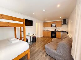 Reef Lodge Apartments