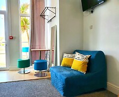 Reef Lodge Apartments