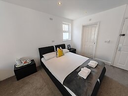 Reef Lodge Apartments