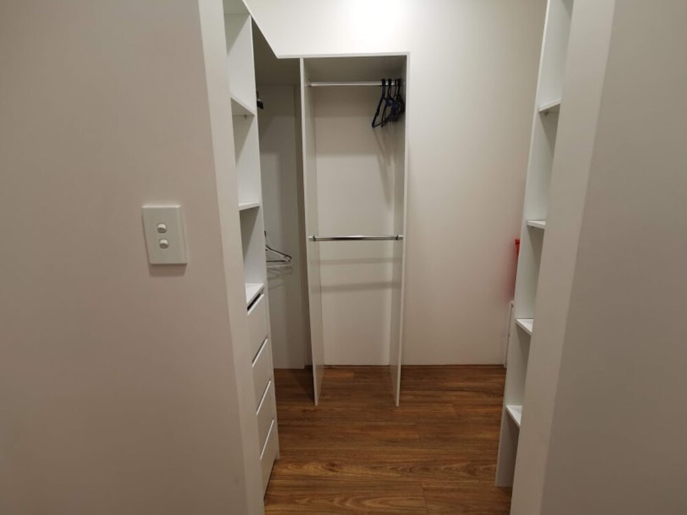 Serviced Waterfront Whole Villa Sydney