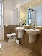 Buckingham Palace View Apartment