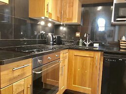 Buckingham Palace View Apartment