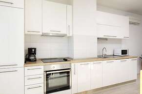 Spacious Beachfront Apartments Tanita