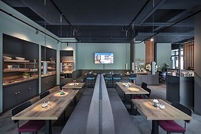 Ecome Hotel