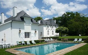 Clos Mirabel Manor B&B