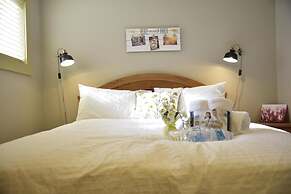 Calgary Cozy Home