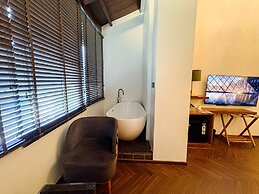 Gulf Hotel Colaba