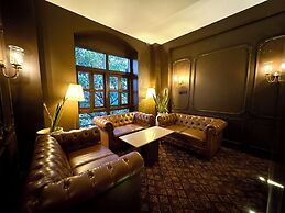 Gulf Hotel Colaba