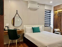 Le Centre Hotel