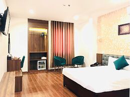 Le Centre Hotel