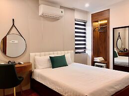 Le Centre Hotel