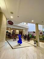 Le Centre Hotel