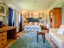 Cornfields Hotel & Restaurant