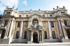 St Giles House Hotel