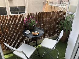 Home Plus Psirri Apartment