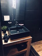 Home Plus Psirri Apartment