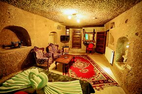 Larissa Cave Hotel