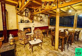 Larissa Cave Hotel