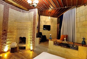 Larissa Cave Hotel