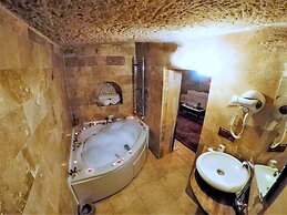 Larissa Cave Hotel
