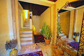 Larissa Cave Hotel