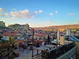 Larissa Cave Hotel