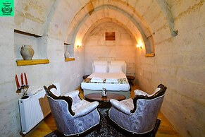 Larissa Cave Hotel
