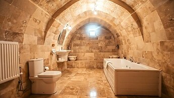 Larissa Cave Hotel