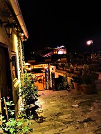 Larissa Cave Hotel