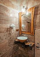 Larissa Cave Hotel