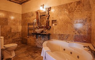 Larissa Cave Hotel