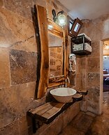 Larissa Cave Hotel